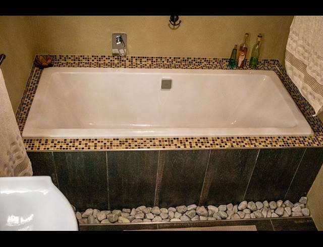 7 BEDROOM HOUSE FOR SALE IN ASTON BAY